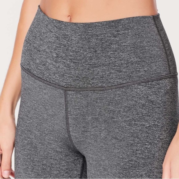 Lululemon Wunder Under Crop High Rise Leggings Luxtreme 21" | Grey | Size 4 - Picture 4 of 8